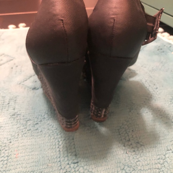 Day Trip by Buckle Wedges - Picture 3 of 4